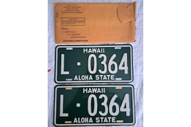 Vintage 1960's Matching Pair -HAWAII -LICENSE PLATES - NOS -WITH ENVELOPE
