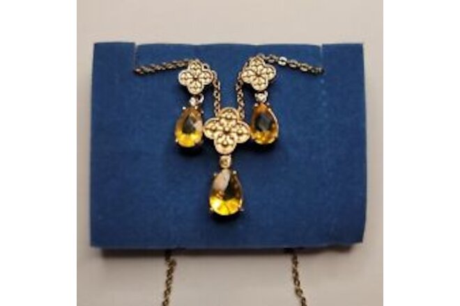 Vintage 2008 AVON Necklace & Earrings Set Signed NR N R  * BEAUTIFUL *