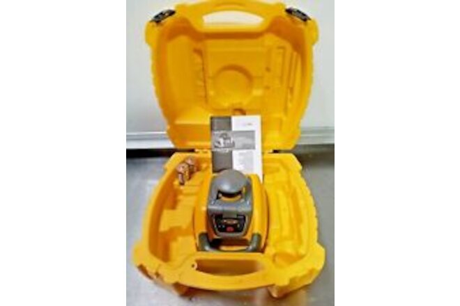 SPECTRA PRECISION LASER LEVEL LL100N + LD8 RECEIVER + HARD SHELL CARRY CASE