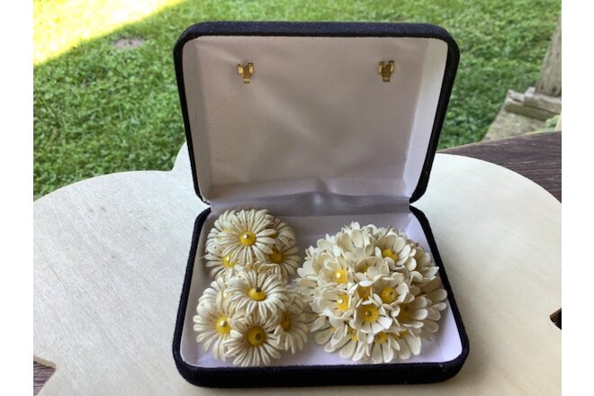 Vintage Celluloid Daisy Flower Power Brooch and Clip Earrings with Box Hong Kong