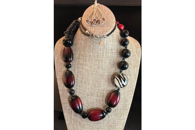 CHICOS NECKLACE Red Black Zebra Chunky Bead Strand + Earrings SILVER TONE #4861
