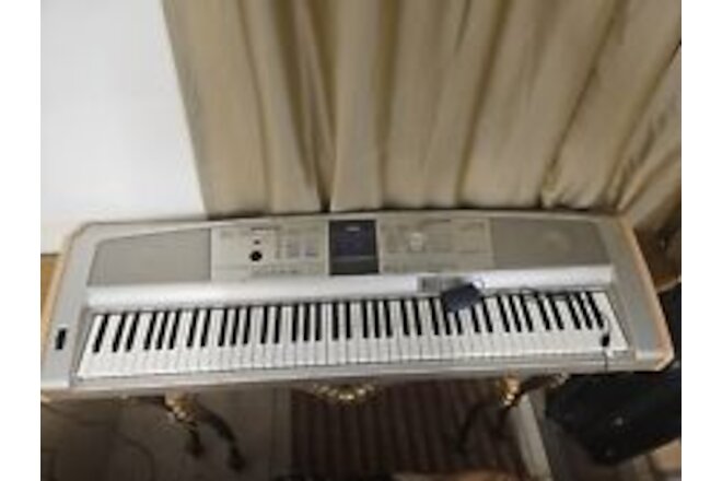 Yamaha DGX-505 88-Key PIANO Keybd +LIGHT + BENCH+ AC Adapter + Manual + SusPedal