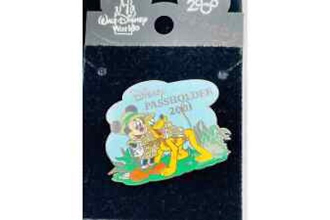Walt Disney World Passholder 2001 Trading Pin Safari Mickey and Pluto Colorful