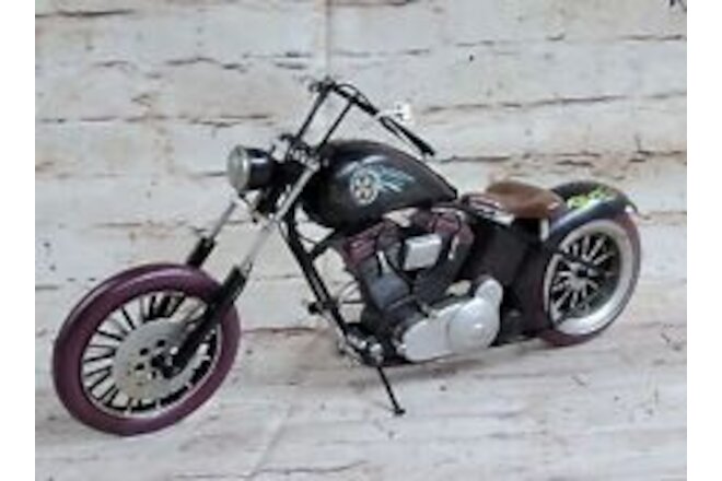 HANDMADE 1940s Black and Silver HD VINTAGE MODEL MOTORCYCLE 1:8-SCALE Decor