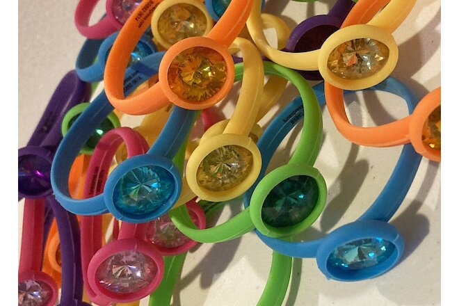 Bracelets Lot of 20 Color Gem Rubber Jewelry Kid's Toy Trinket Party Favor Jewel