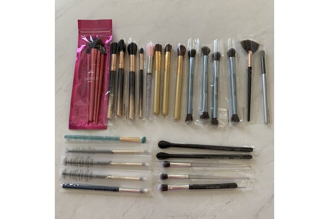 Lot of 25 Makeup Brushes Various Brands + Wholesale Resale Stock Up Gifts  *B15