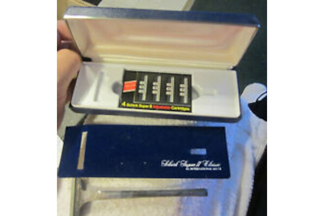 1 NOS Schick Super II Classic Razor International Silver,case,4 cartridges,VTG