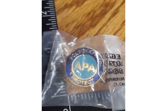 Vintage APA Polygraph To Protect Association Blue Lapel Pin G9