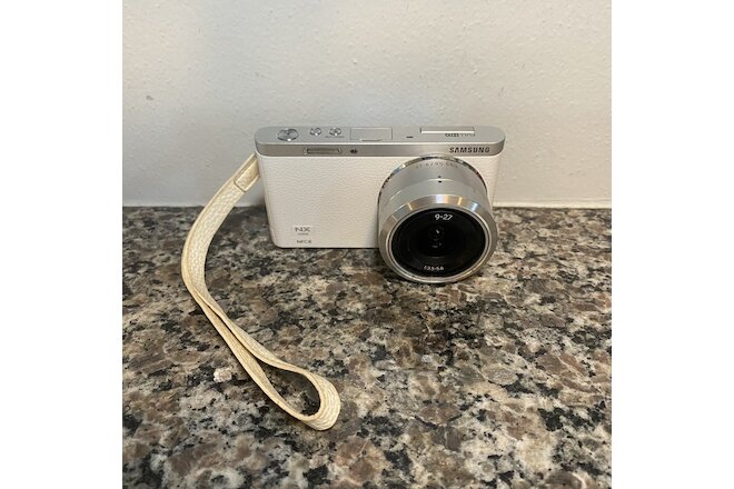 Samsung NX Mini 20.9MP Digital Camera - White (Bundle with 9-27mm Lens)