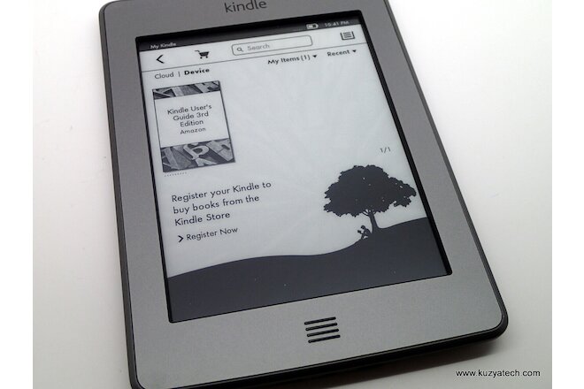 Amazon Kindle Touch with case D01200 (4th Generation) 4GB, Wi-Fi, 6in