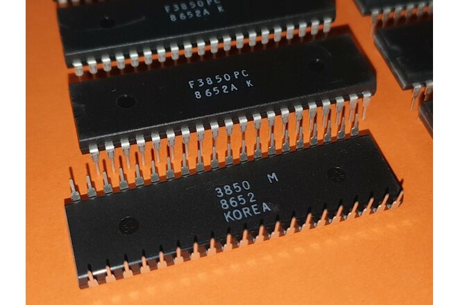 2x Fairchild F3850PC CPU (F8-Family) NOS