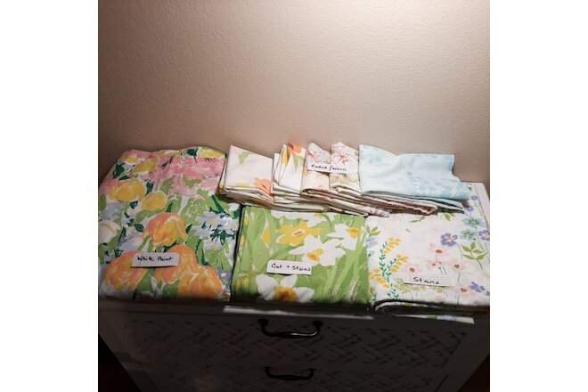 Fabric CUTTER Lot (8 Pc) Vintage Percale Floral Sheets Retro Sew Stain Scrap