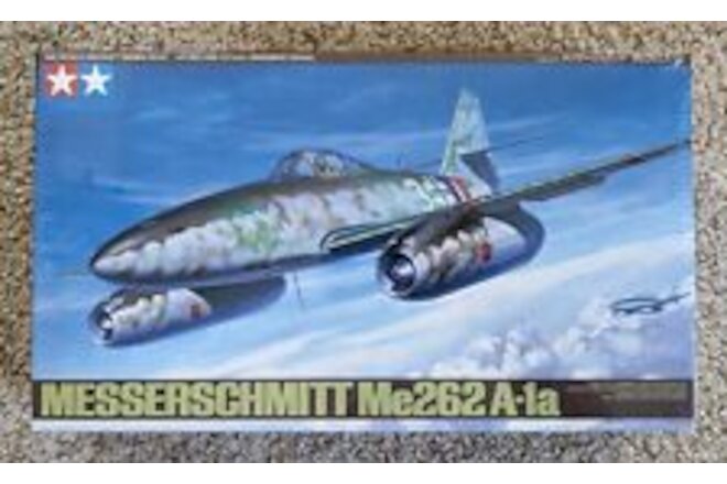 Tamiya 1:48 Scale Messerschmitt Me262 A-1a Plastic Model Kit 61087-2800 SEALED