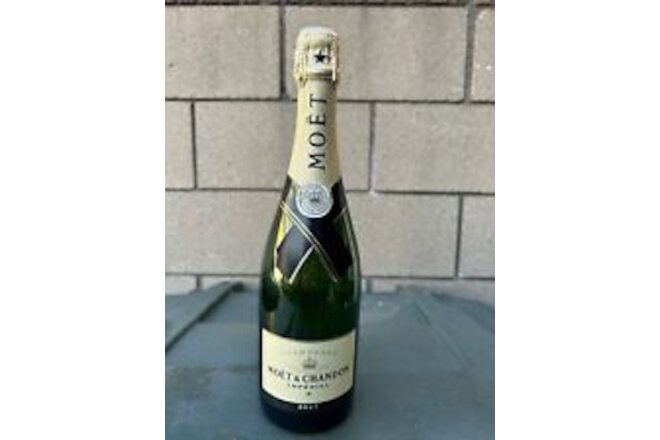 Moet & Chandon Champagne Sealed Empty Display  0.75L Dummy  Bottle