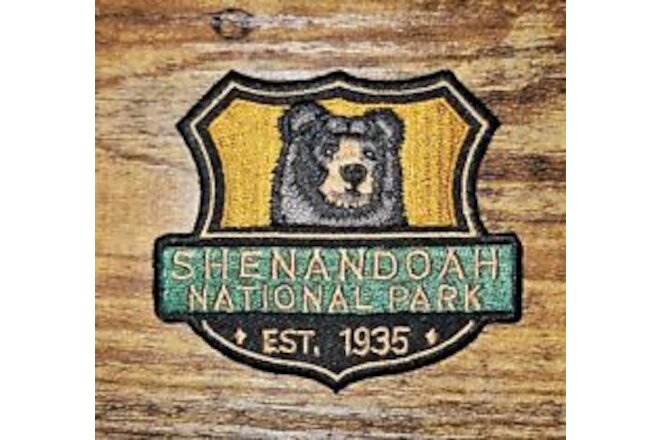 Shenandoah National Park Established 1935 Virginia VA Black Bear Iron On Patch