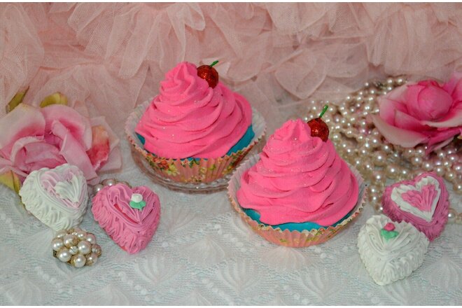 FAUX / FAKE cupcakes & petite fours, lot of 6 pink sweet treats / display food
