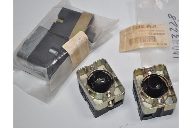 Lot of 4 NEW Automation Direct ECX 1050 Lamp Holder Bases - No Bulb