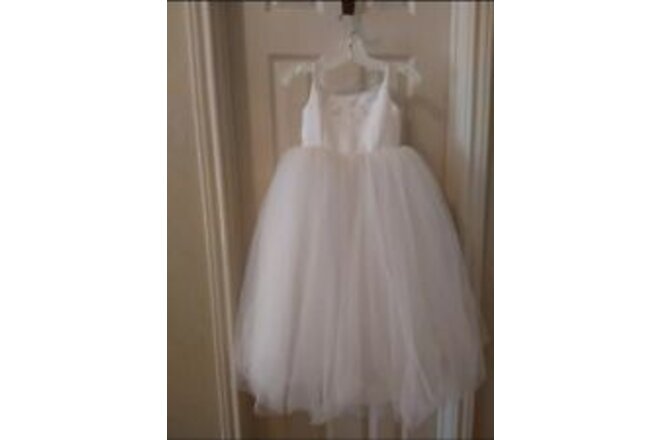 David’s Bridal White Flower Girl Dress, Size 4 New With Tags