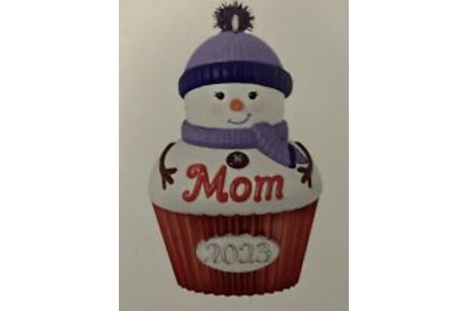 Hallmark Keepsake 2023 “MOM” Snowman Cupcake Christmas Ornament