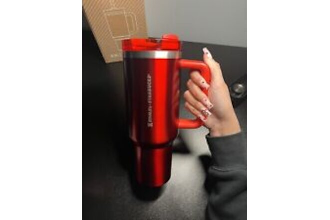 Starbucks X Stanley 2023 Holiday Red 40oz Tumbler Limited Edition (CUP IN HAND)