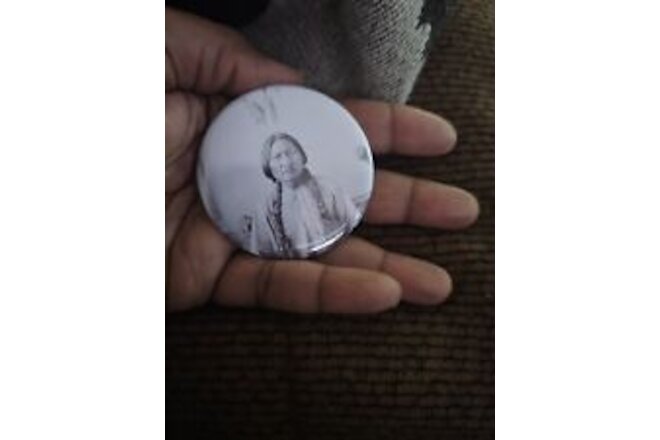 Indian Chief Sitting Bull Pin Back Button Collectible