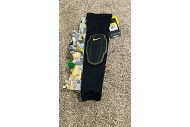 Compression Sleeve Nike Pro Combat Hyperstrong Series Basketball, Warming Sleeve
