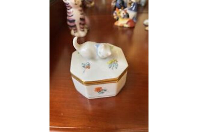 HEREND Porcelain Octagon Trinket Box Floral Cat Kitten Hungary Hand painted