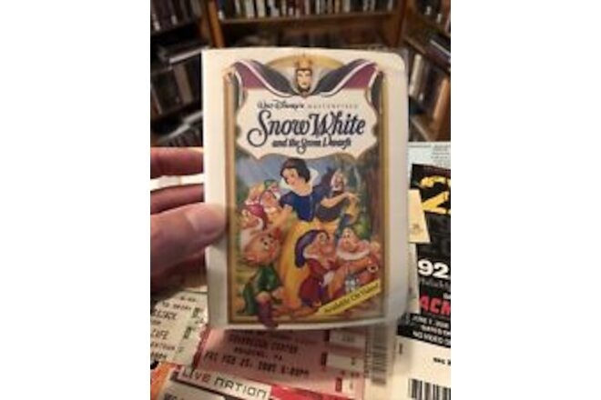 1995 McDonald’s Masterpiece Collection VHS Snow White Figure Read Description