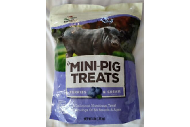 Manna Pro Mini-Pig Treats Berries & Cream Flavor For All Breeds & Ages, 4 lb