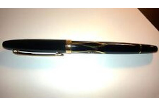 New Elegant Fountain -Reservoir Black and Gold Pen,with bonus cartridge)