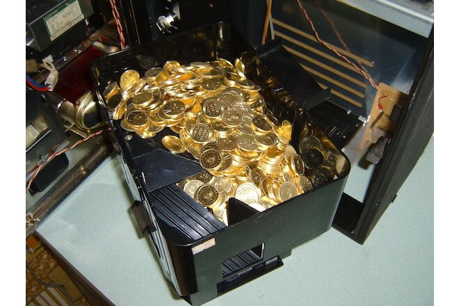 NEW 500 GOLDEN PACHISLO SLOT MACHINE TOKENS - SOLID BRASS - BRAND NEW