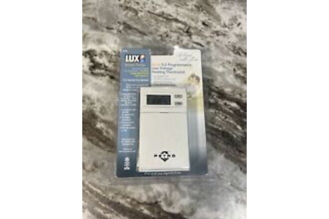 LUX ELV4 Programmable Line Voltage Thermostat 5/2 Day - Electric Baseboard Comp