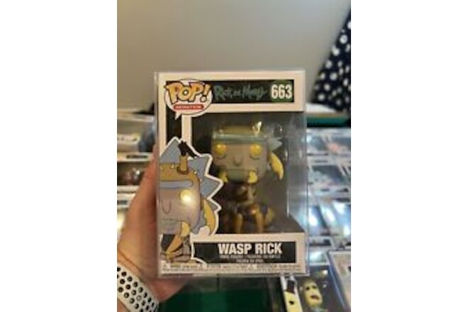 Funko Pop! Vinyl: Rick and Morty - Wasp Rick #663 with Protector