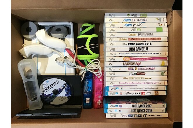 NINTENDO Wii &WiiU 21-GAME CONTROLLER AND ACCESSORY 30-PIECE LOT TESTED WORKING