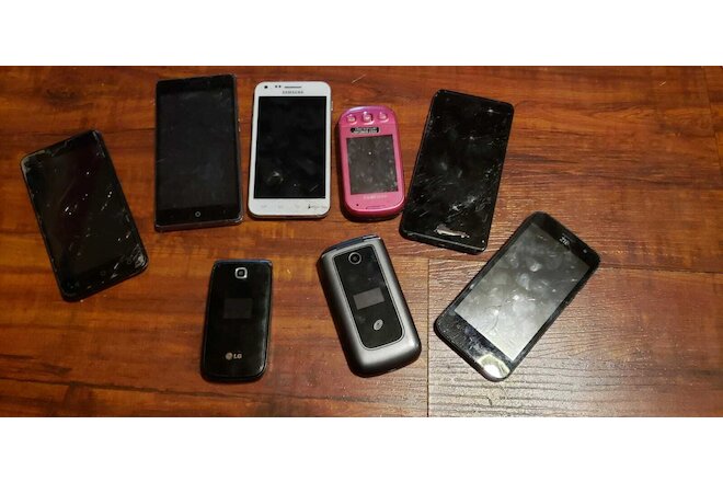lot of 9 phones- FOR PARTS/REPAIR/BROKEN/AS IS