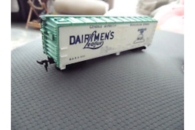 Vintage TYCO DAIRYMEN'S LEAGUE HO Scale G.A.R.X. 907 Reefer Freight Car, White