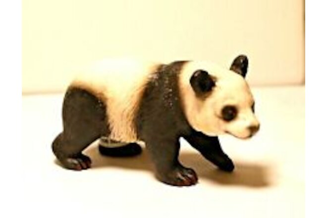 Schleich Giant Panda Retired D73527 4" Long 2" Tall Plastic Figure