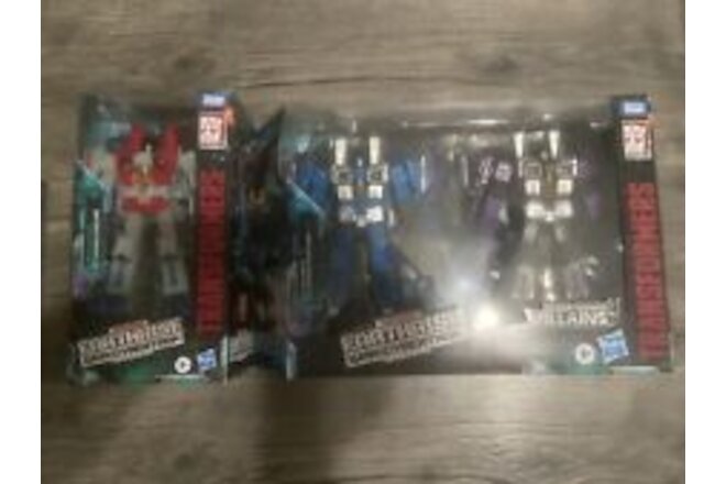 Hasbro Transformers War for Cybertron: Earthrise Voyager Skywarp and...