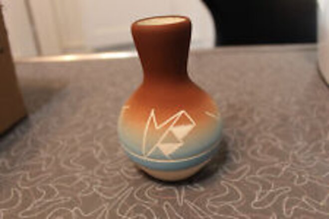 Native American Sioux Etched Vase Southwest Pottery Artist Signed Brave Hawk 5"