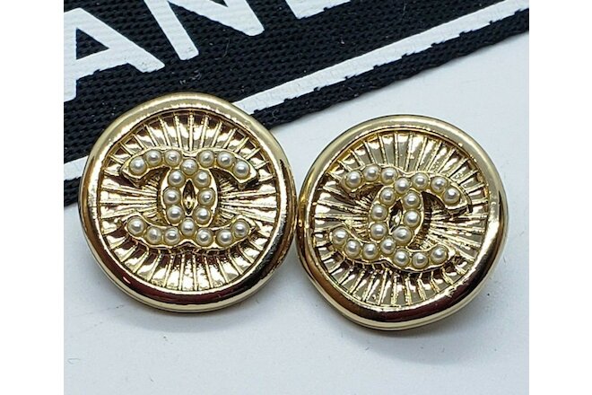 Set of 2 Chanel gold round buttons with pearls, 20 mm, stamped