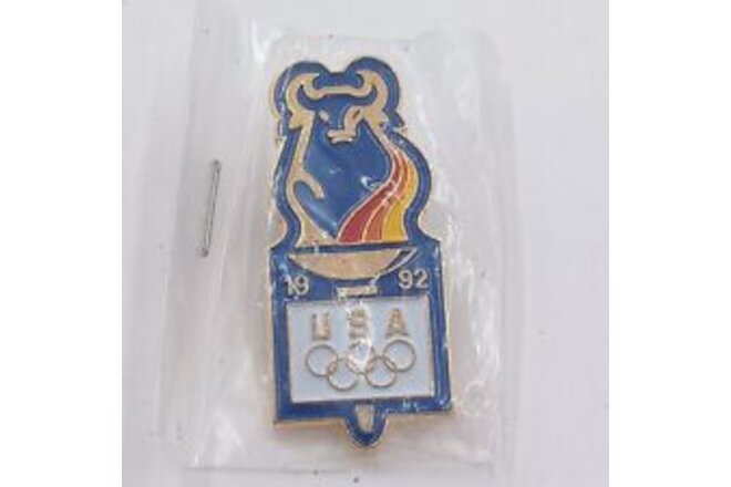 Barcelona 1992 Olympics Team USA Bull and Olympic pin #1. Rare. New