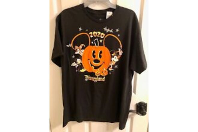 Disneyland Halloween 2020 T-shirt Unisex Size L NWT Mickey Jack O Lantern