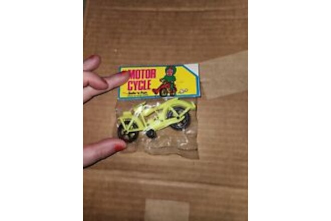 Vintage Mini Plastic Motorcycle Highlighter Yellow