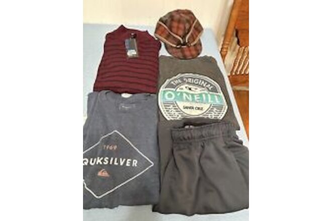 Boys lot of 5, 2 T-shirts 1 sweater  1 shorts 1 hat, Boys 18, Small,  Med.