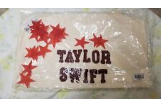 NEW! Taylor Swift - M - Sweater  Letterman Style IVORY ❤ RED (TAYLOR'S VERSION)