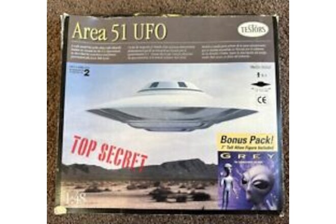 Vintage 1996 Testors 13" - Area 51 UFO - 1:48 Model Kit 7" Alien Figure Unopened