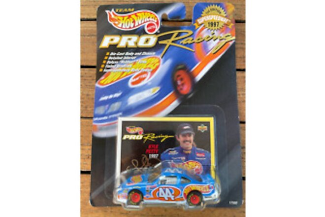 Hot Wheels Pro Racing 1997 Kyle Petty #44 Hot Wheels Scale 1:64 NASCAR Diecast