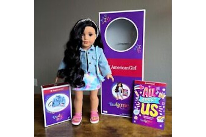 American Girl Doll Truly Me 108 & Show Your Artsy Side Accessories Display Only
