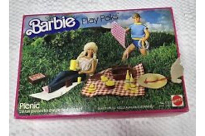 Mattel 1982 Barbie #5757-2320 Barbie Play Paks Picnic set Complete w/box