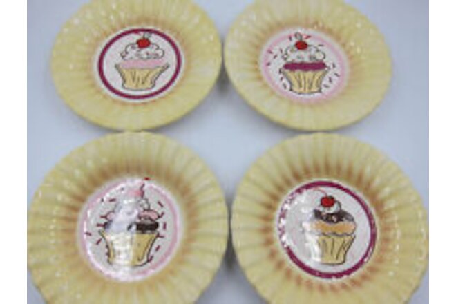 NWT Set of 4 Pfaltzgraff Red Velvet Cupcake Plates 7.25 Inches Discontinued NEW